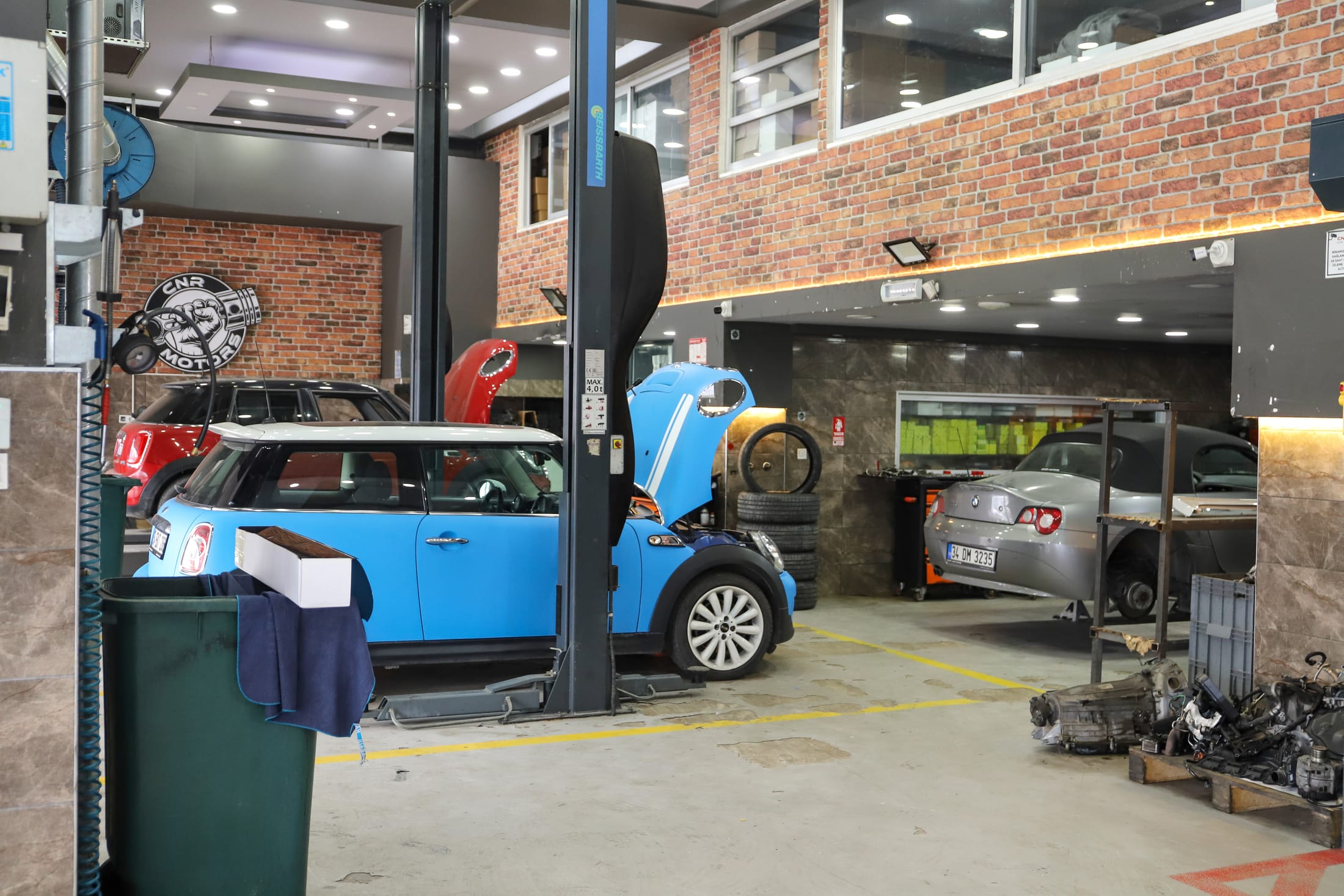 Maslak Mini servis ekibi ve çalışma alanı